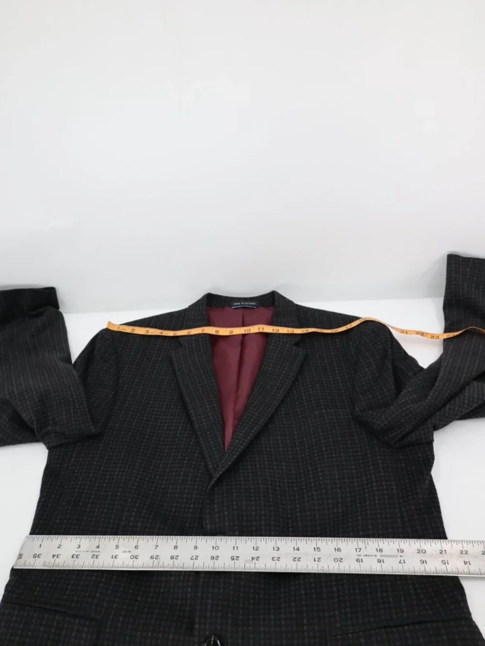 Tommy Hilfiger Sport Coat Men's 44R Wool Blend check flannel Tweed Two Button